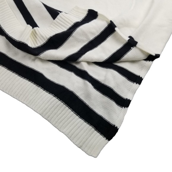 Jaclyn Smith Cowl Neck Cafton Poncho Sweater  Womens White & Black Size S / M - Picture 10 of 15
